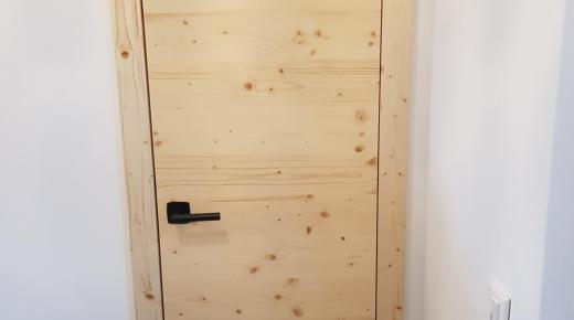 Schmale Holz-Innentür