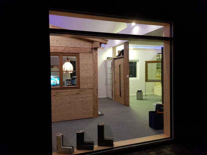 Ausstellung Fenster und Türen  