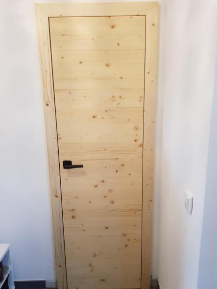 Schmale Holz-Innentür